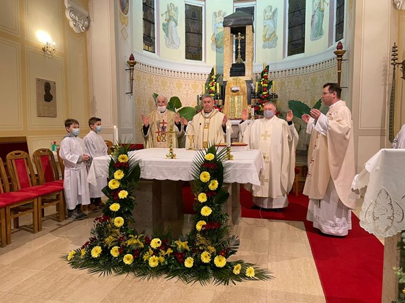 Drugoga dana devetnice uoči Stepinčeva u Krašiću misu predslavio biskup u miru mons. Josip Mrzljak